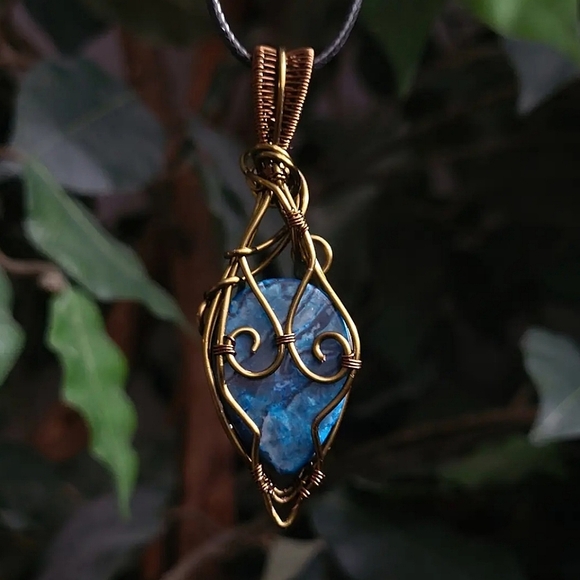 Handmade Blue Agate & Clear Quartz Crystal Pendant - Picture 2 of 2